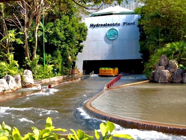 Adventure awaits in Jurassic Park in USS