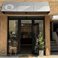 LARS COFFEE AND BAKERY