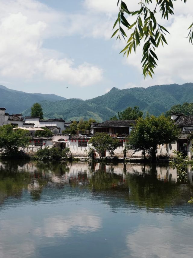 Hongcun Village – Preserving 900 Years of Chinese Elegance