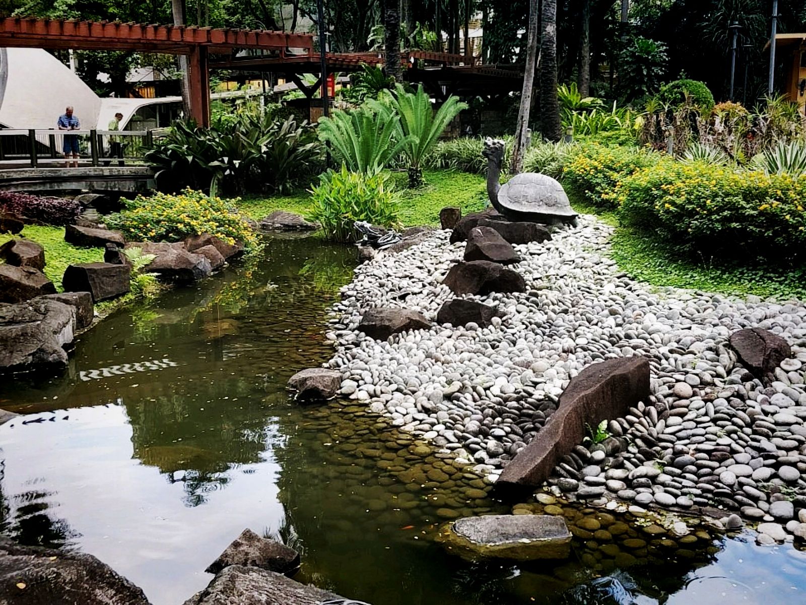 ความเงียบสงบในสวน Ayala Triangle ของมากาติ