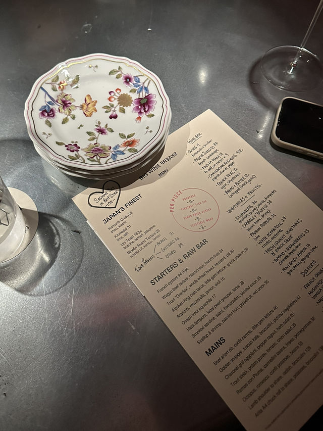 Discovering Big Wine Freaks: A Unique Wine Bar Experience in Singapore 🇸🇬 