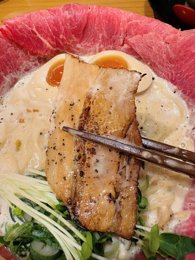 大阪🇯🇵 吃完這家拉面逛心齋橋都有力量了 🛍️