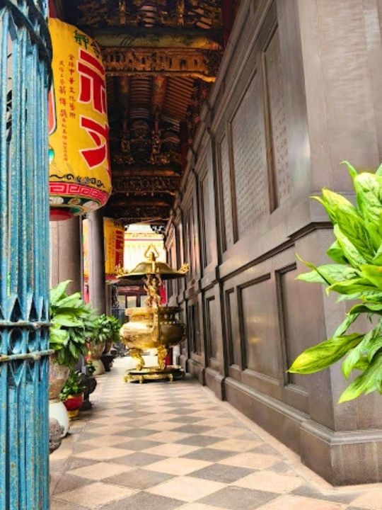 🌻วัดหลงซาน (Longshan Temple)