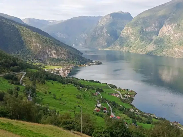 【絶景の宝庫】ノルウェーフィヨルド群で心が洗われる旅🌊✨