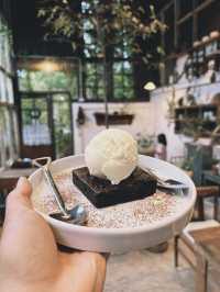 มาเธอร์ ร้านไอติมในบ้านไม้ ที่บางพระ ศรีราชา