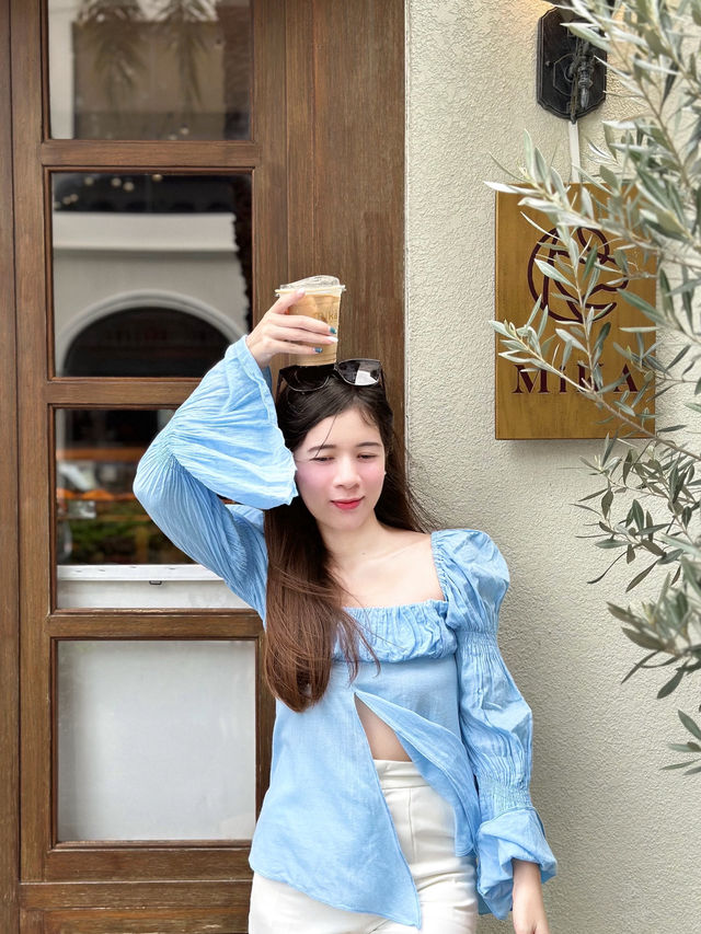 พาไปคาเฟ่ย่านทองหล่อ ที่ขึ้นชื่อขนมอร่อยที่สุด🍞