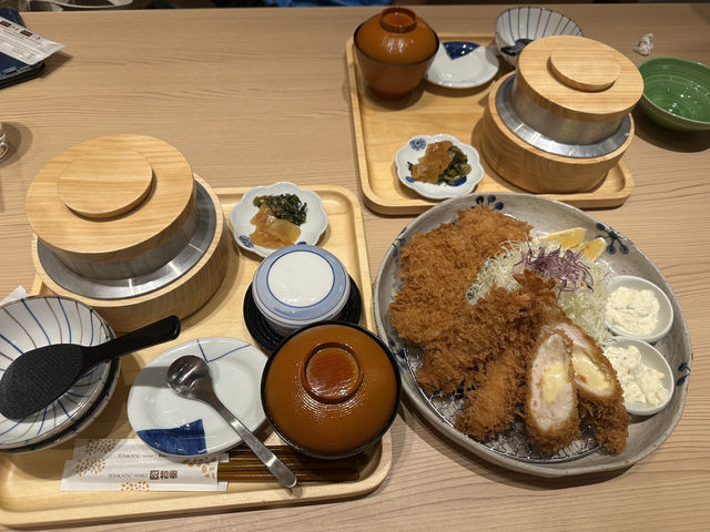 ทงคัตสึ วาโก อร่อยเต็มคำ 🍱💛