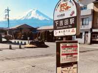 🚉「一座小站，卻能框住最完美的富士山。」