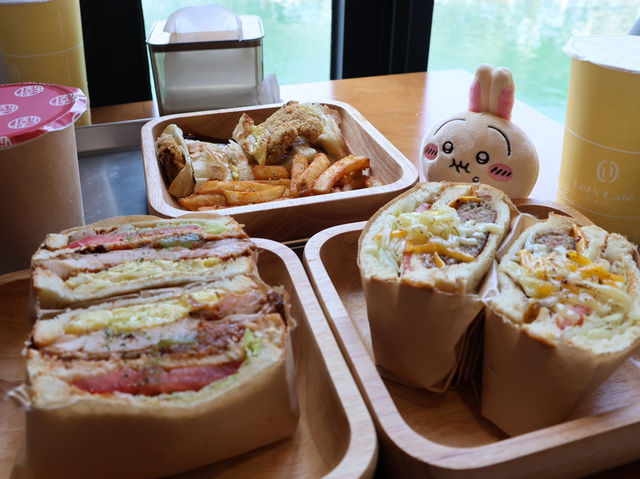 📍基隆正濱漁港🌈最美彩色屋