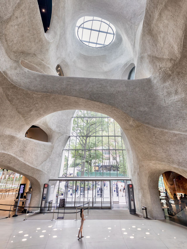 紐約科幻蟲洞建築打卡新熱點🦋  