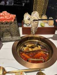 朝天門滾滾紅油美食靚景：享受101樓高空非遺火鍋