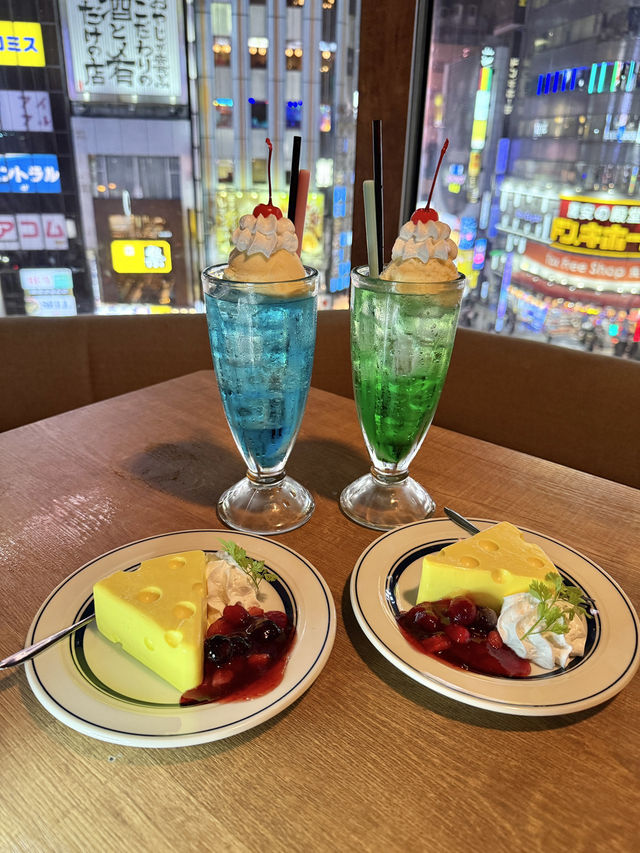 ☕️ Late-Night Café Hopping in Kabukicho, Shinjuku ☕️ Late-Night Café Hopping in Kabukicho, Shinjuku