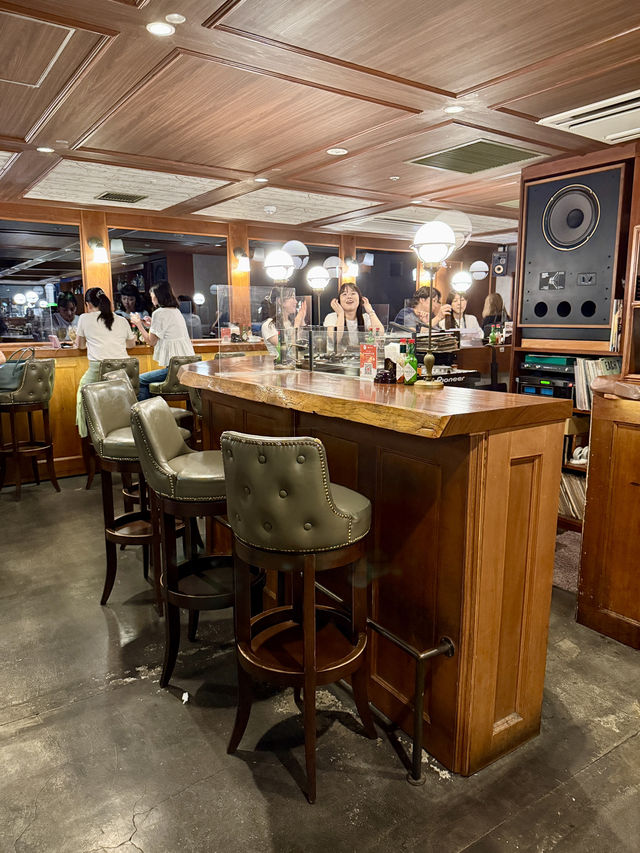 ☕ Nostalgic Café Vibes at DEPOT, Tokyo Station