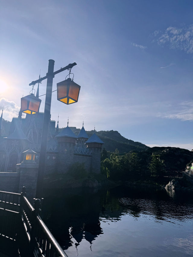 Arendelle Village at Hong Kong Disneyland ❄️