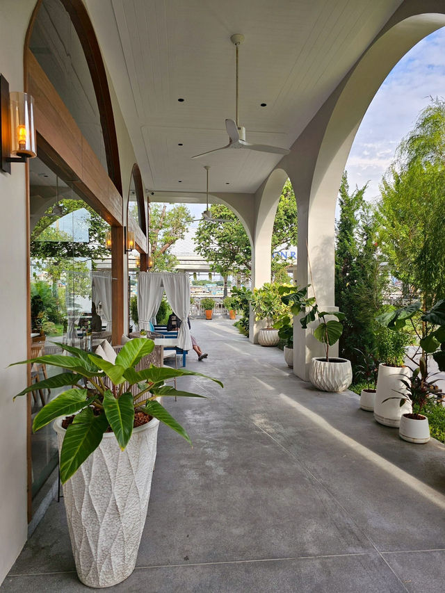 Riviera Cafe & Restaurant นนทบุรี