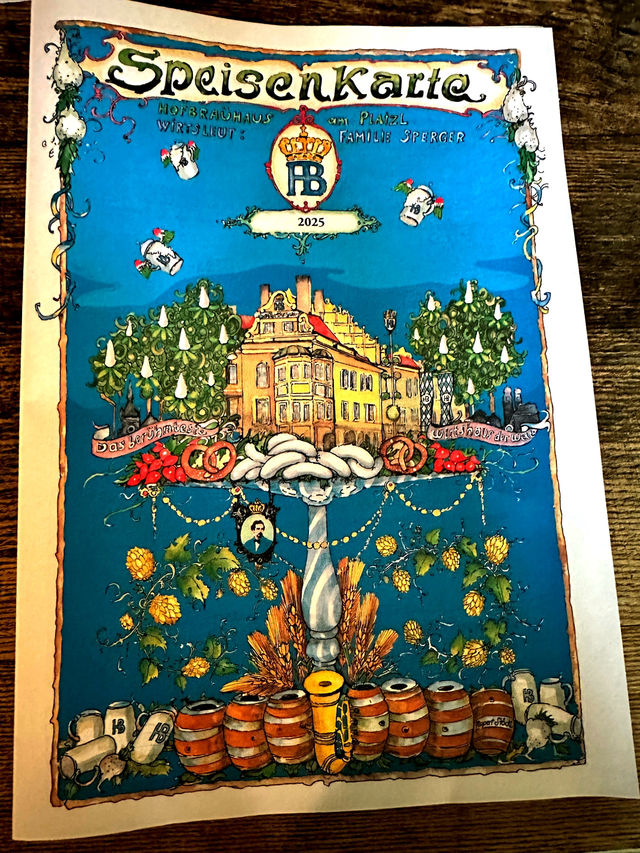 Satisfying lunch at Hofbräuhaus München