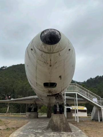 Enping Quanlin Old Airplane Model Tour