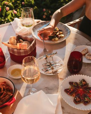 กำลังสำรวจแหล่งของกินใน [Location] ใช่มั้ย? เตรียมตัวให้พร้...