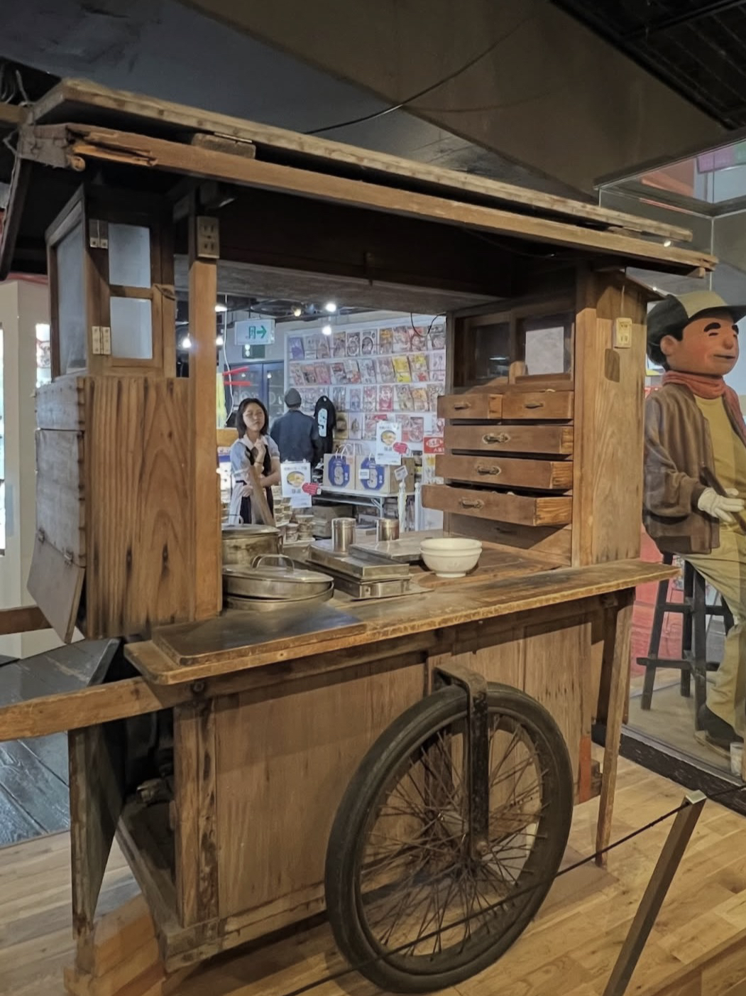 Ở Yokohama, bạn có thể thưởng thức chín loại ramen khác nhau trong cùng một buổi tối ở đâu? Câu trả lời là Bảo tàng Ramen 🍜