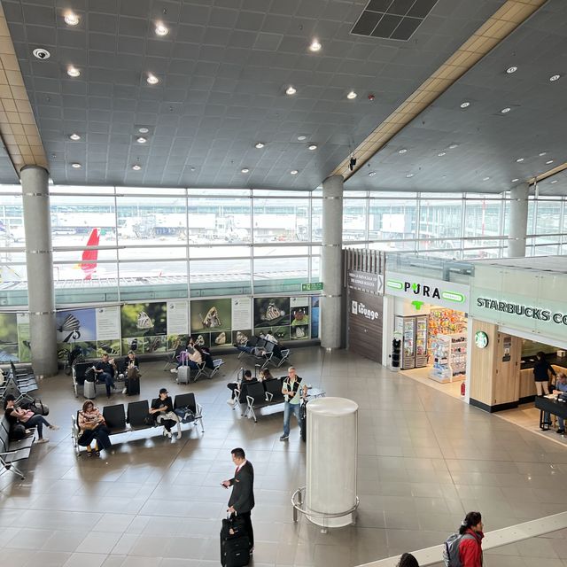 Biggest airport in Colombia 