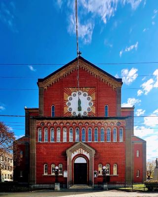 This Red Brick Beauty in Montreal's Little Italy 🇮🇹✨