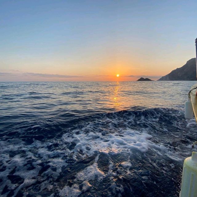 Boat ride chasing the sunset 