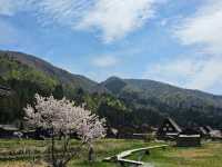 Shirakawa-gō: Thatched Roofs, Mountain Breezes, and Sweet Churros