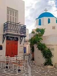 🌊 Paros: A Perfect Blend of Cycladic Charm and Vibrant Island Life 🇬🇷✨