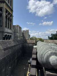Explore Windsor Castle: A Majestic Royal Residence 👑