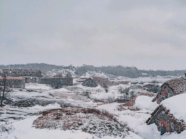 ❄️ Winter at Suomenlinna – A Snowy Island Escape from Helsinki ❄️