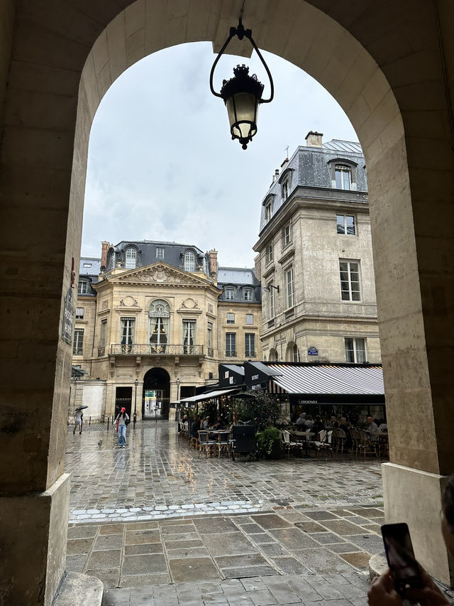 History & Monumental Paris: Chic Cultural Stroll