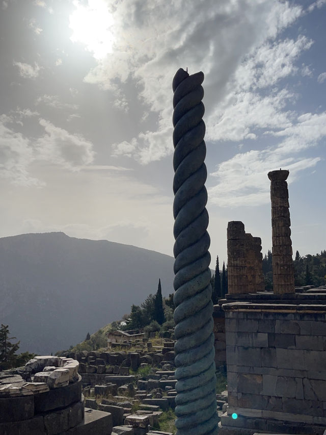 🏛️ Delphi – The Navel of the Ancient World 🌿✨