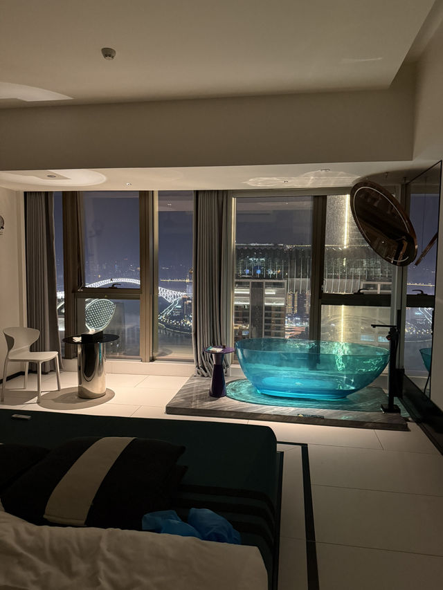 🌆 Чунцин — город, который удивляет с первой минуты.