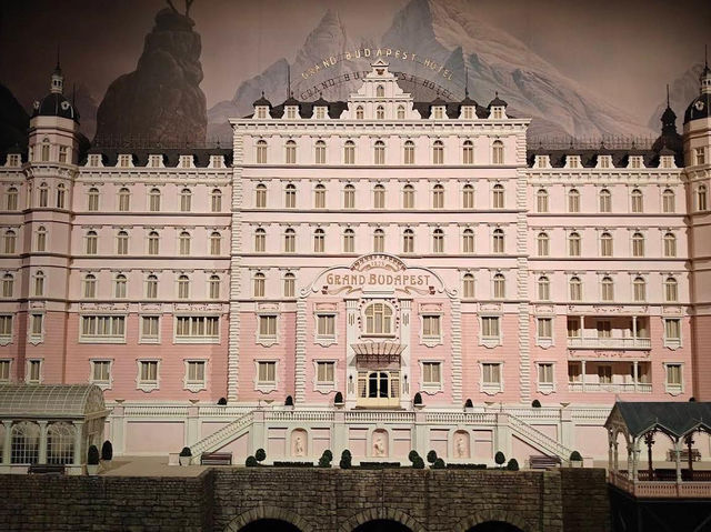 Design Shop and Café: Creativity Beyond Exhibits ☕🛍️🎨 Design Shop and Café: Creativity Beyond Exhibits ☕🛍️🎨