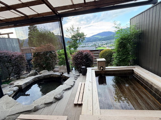 Yufuin Sanso Waremoko Review: Stunning Onsen Views, Prime Location, and a 10/10 Experience!