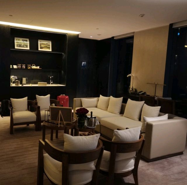 Sophisticated Courtyard Hotel in Chengdu! 🇨🇳