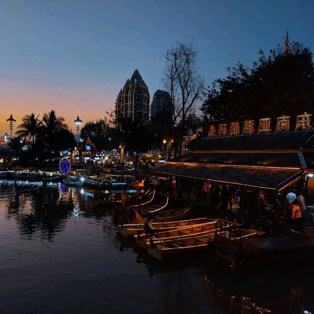 Xishuangbanna Market· Foodie's Paradise 🍴🌶