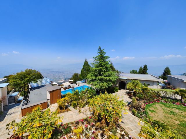 Nepal's top luxury resort, stunning scenery.