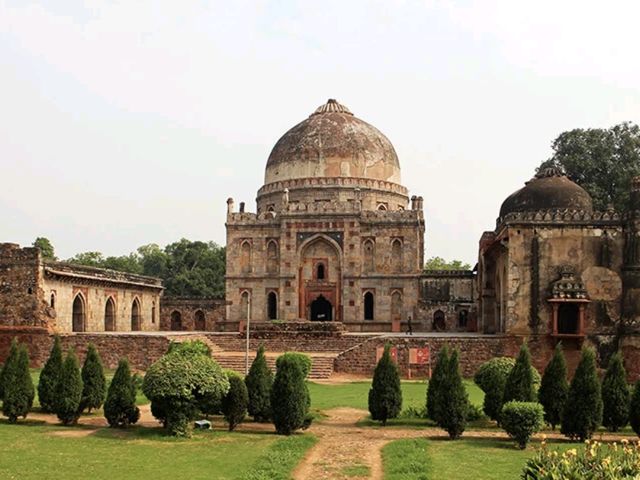 A Serene Oasis in the Heart of Delhi 🇮🇳