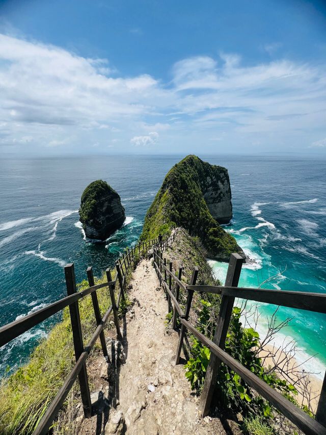 印尼/佩尼達島/奇特的海岸風景線，迷人的潛水勝地！