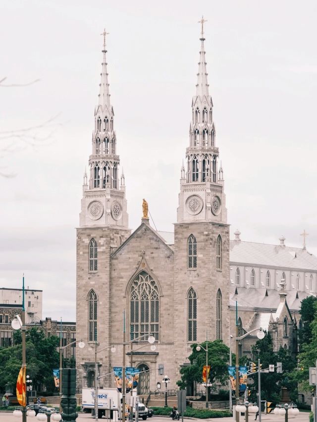 渥太華Ottawa｜小而精緻的聖母大教堂
