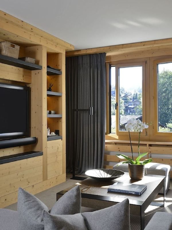 🌟 Gstaad's Luxe Getaway: Top Hotel Picks! 🏔️✨