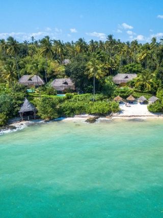 🌴 Zanzibar's Hidden Gem: Luxe Stay at Zanzi Resort 🌟