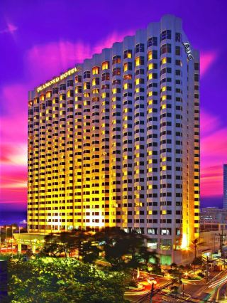 🌟 Manila's Luxe Sunset Views & Gourmet Buffet 🏨✨