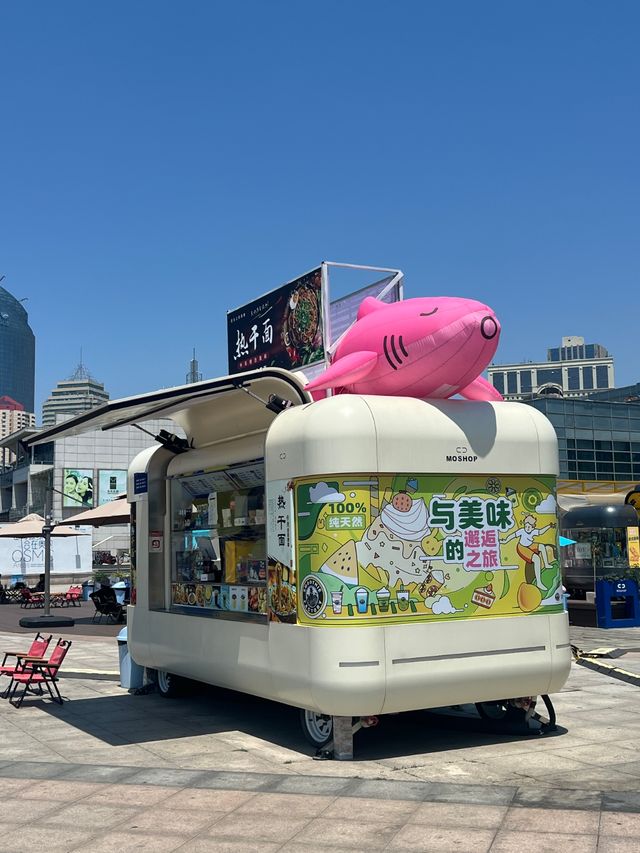沒想到青島的奧帆中心也開美食市集啦