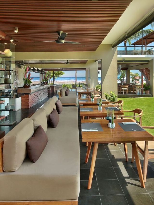 🌴🏖️ Bali Bliss: Beachfront Serenity at Niksoma Resort 🌅🍹