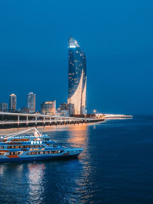 🌊 Xiamen's Top Maritime Gems: Sail, Dine, and View! 🚢
