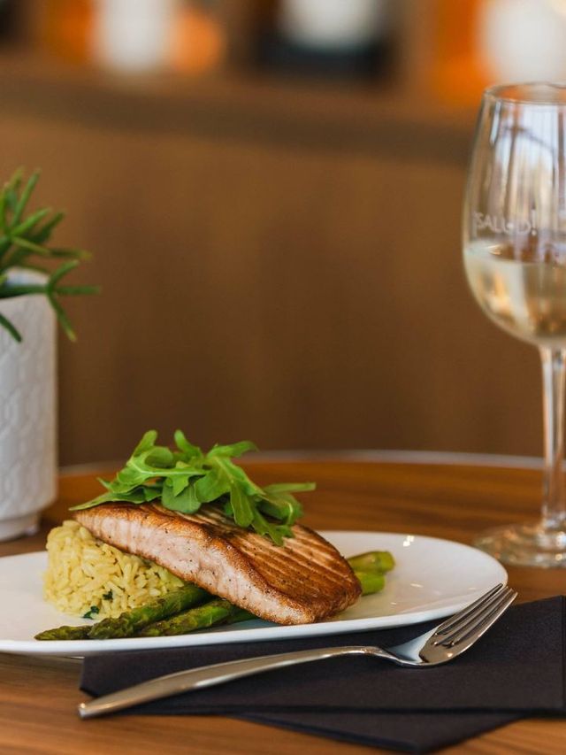 🌟 Scottsdale's Staycation Gems Unveiled 🏨✨