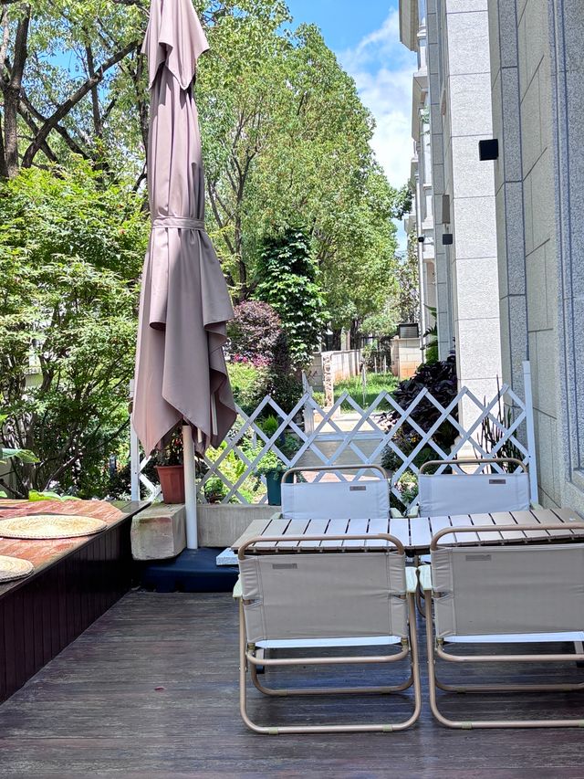 滇池邊的寶藏花園酒店