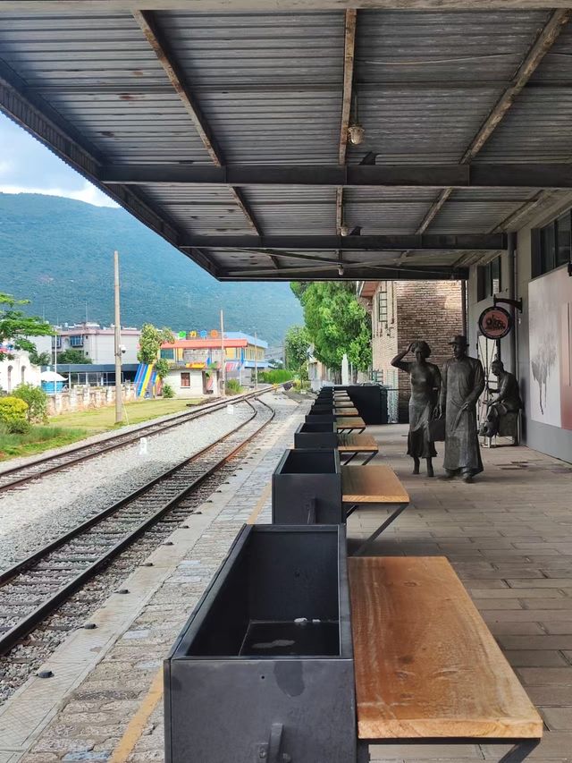 石屏滇越鐵路小火車站。
